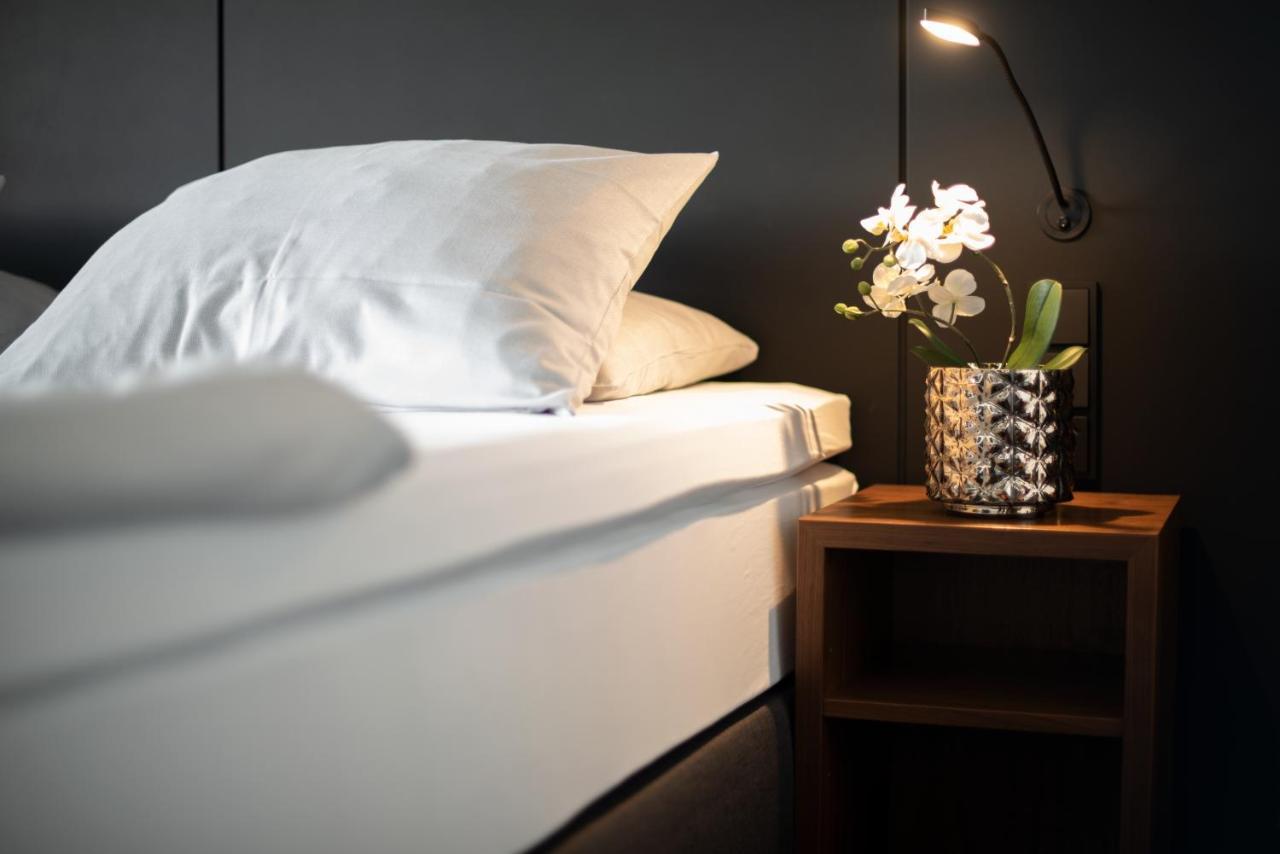 Hotel &Repeat Koeln Airport Extérieur photo