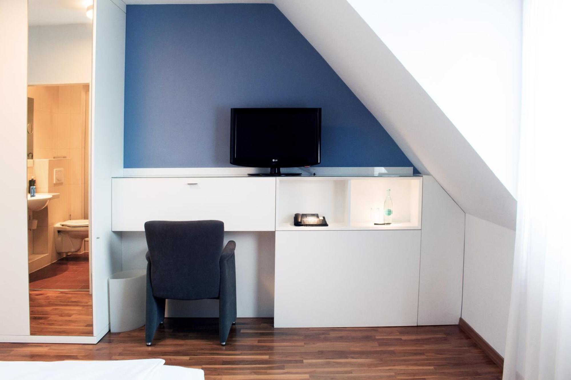 Hotel &Repeat Koeln Airport Extérieur photo