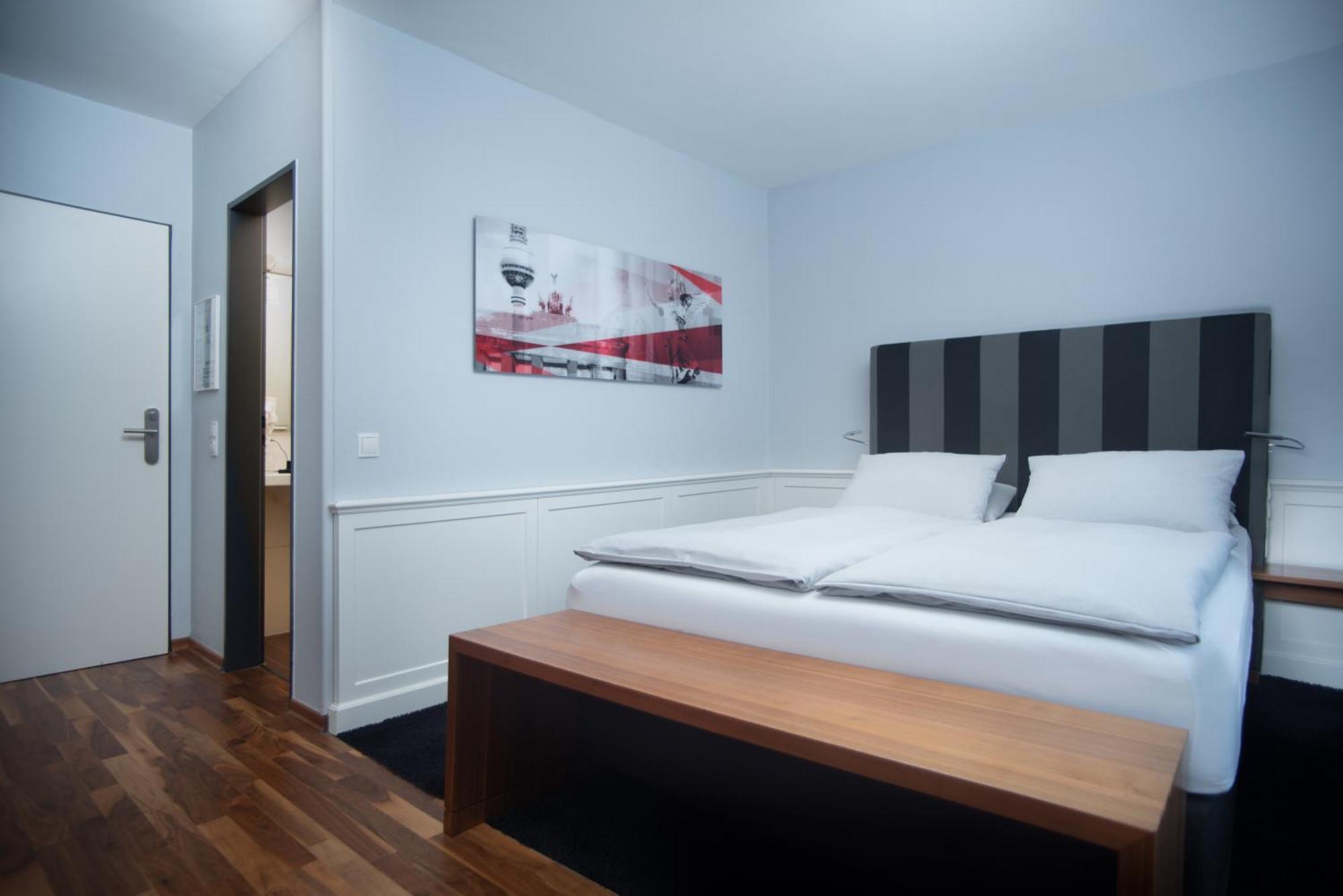 Hotel &Repeat Koeln Airport Extérieur photo