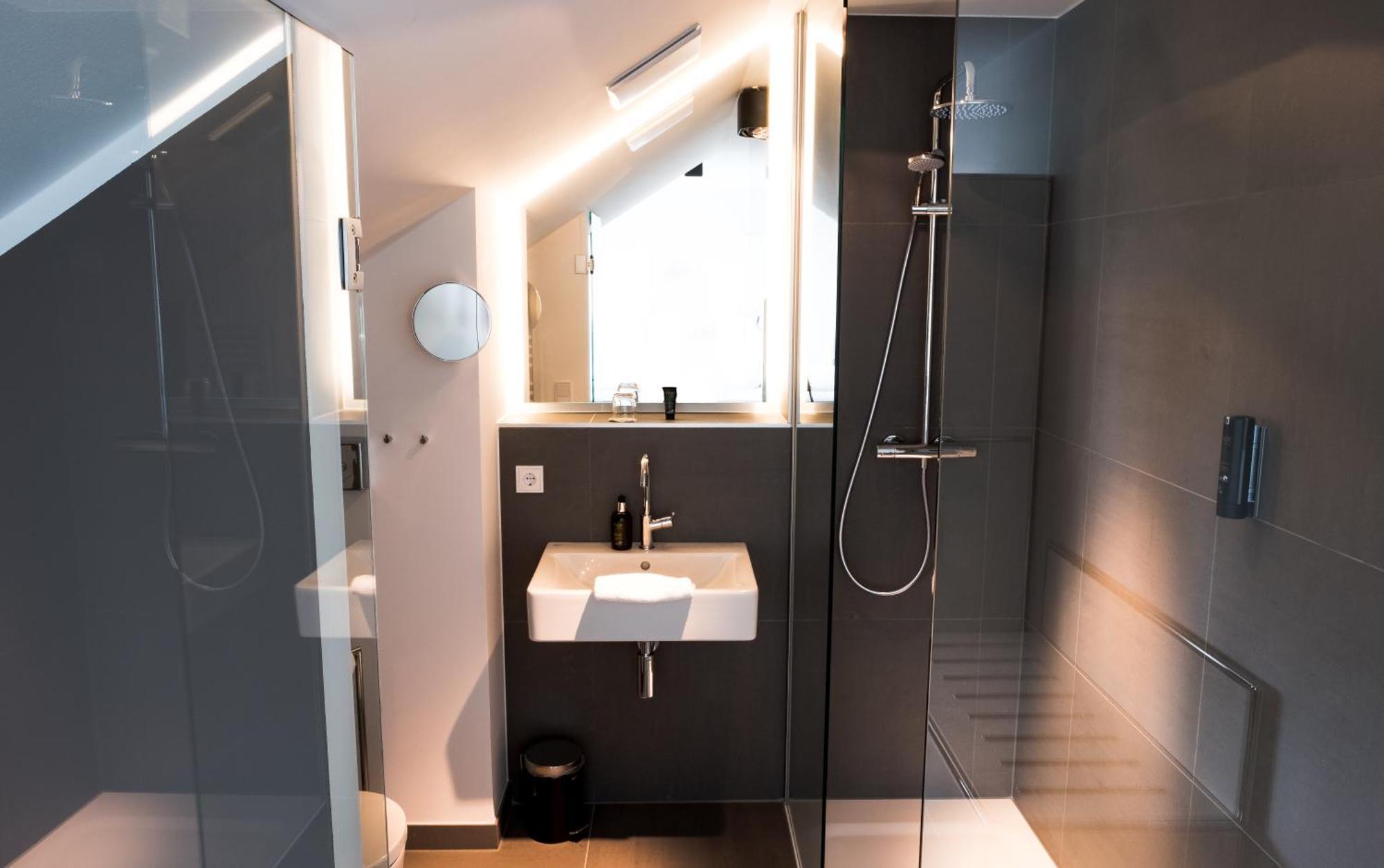 Hotel &Repeat Koeln Airport Extérieur photo