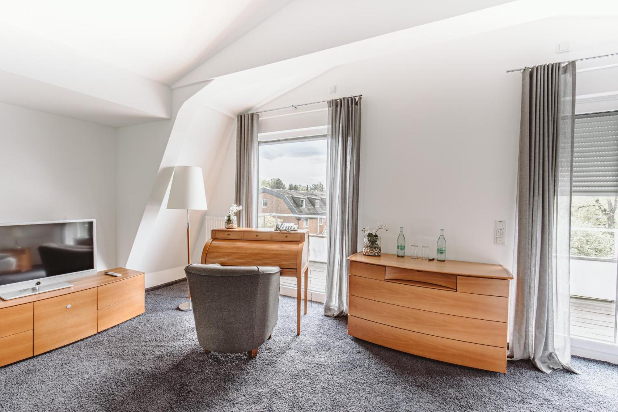 Hotel &Repeat Koeln Airport Extérieur photo